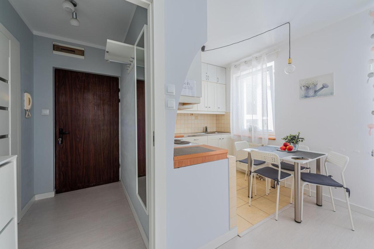 Apartament Z Balkonem Przy Latarni 150M Od Morza Kolobrzeg Exterior photo